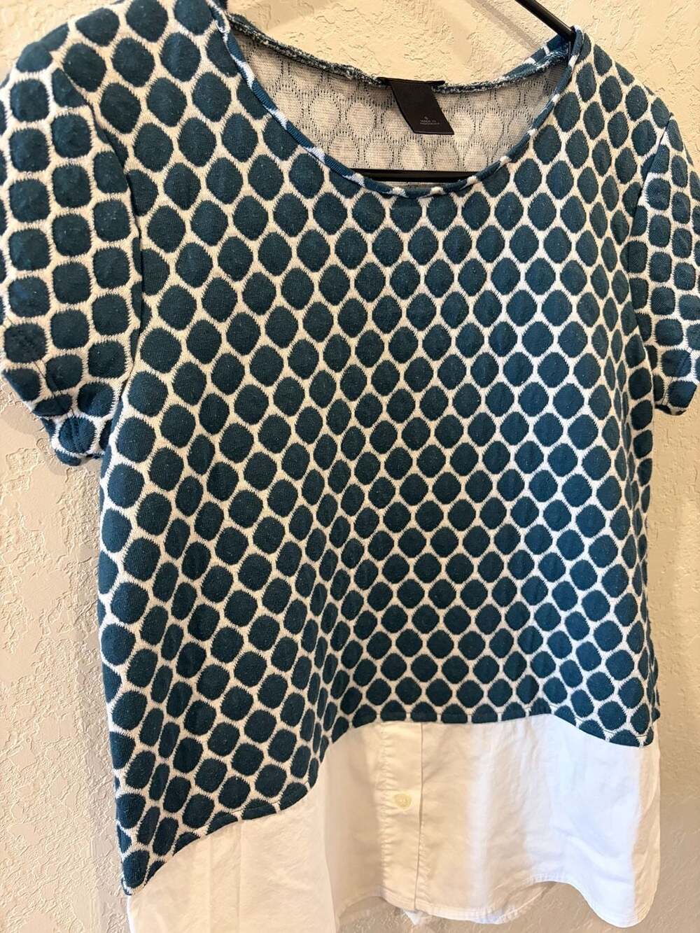 Ann Taylor Short Sleeve Layered Top with Geometric Pattern and Shirttail Hem - Picture 2 of 7